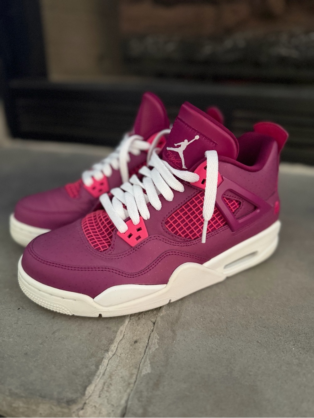 Air Jordan 4 Retro Valentine’s Day True Berry 6.5Y Pink 487724-661